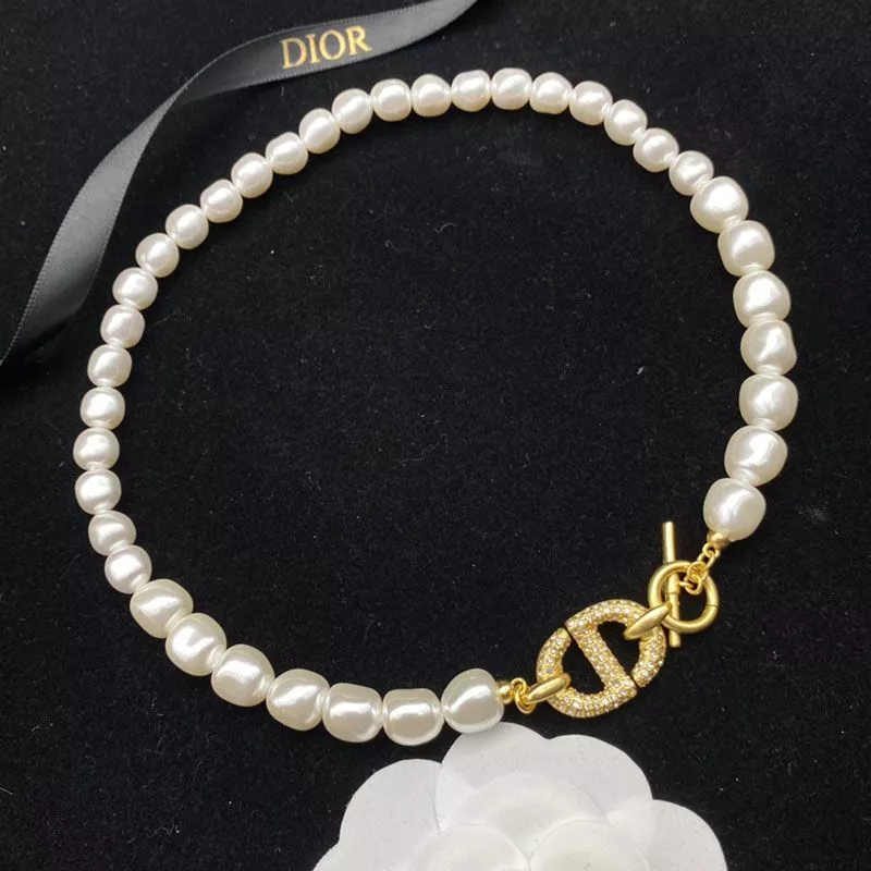 Cheap Dior 30 Montaigne Choker Metal, White Resin Pearls And White Crystals Gold 0118