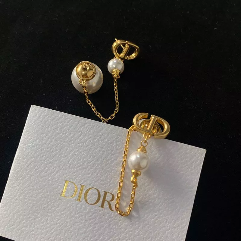 Cheap Dior Tribales Earrings Chain Metal And White Resin Pearls Gold 0118